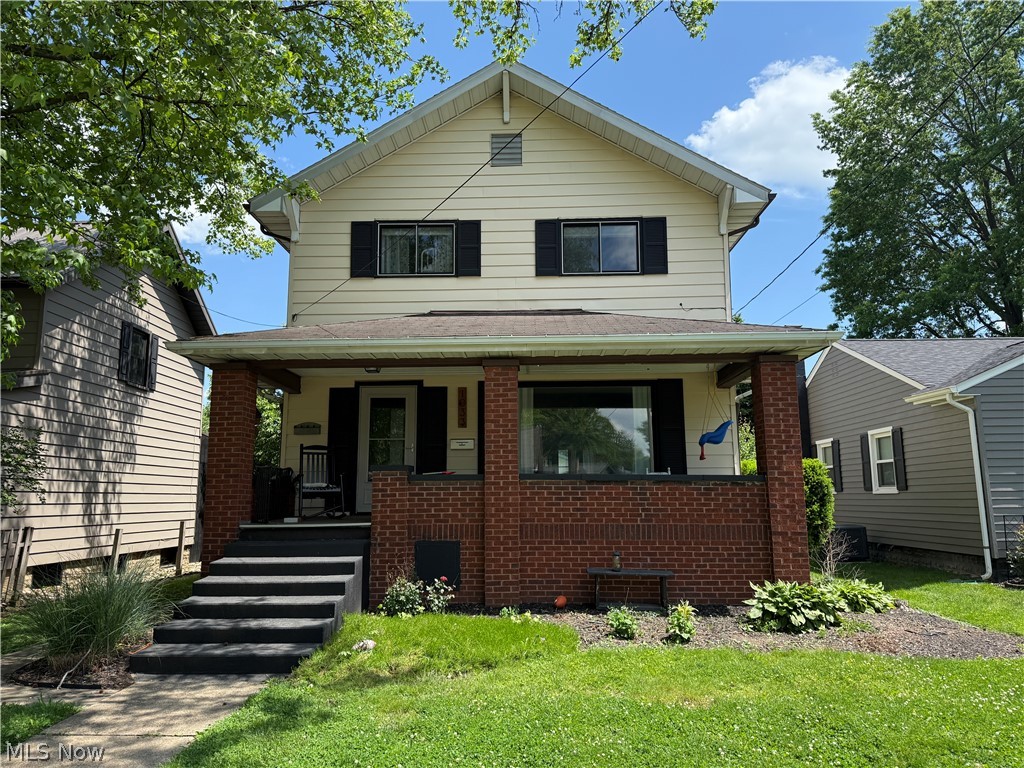 1033 Eastport Avenue Uhrichsville OH 44683