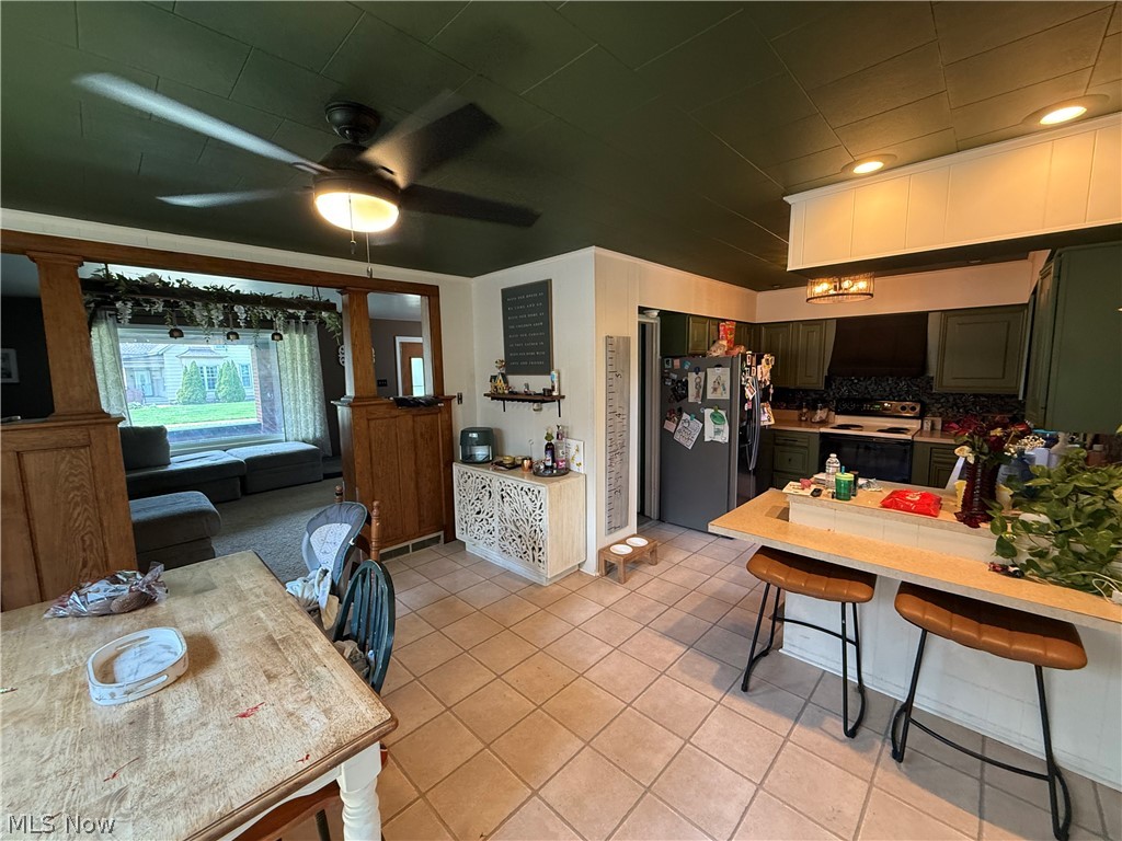1033 Eastport Avenue Uhrichsville OH 44683