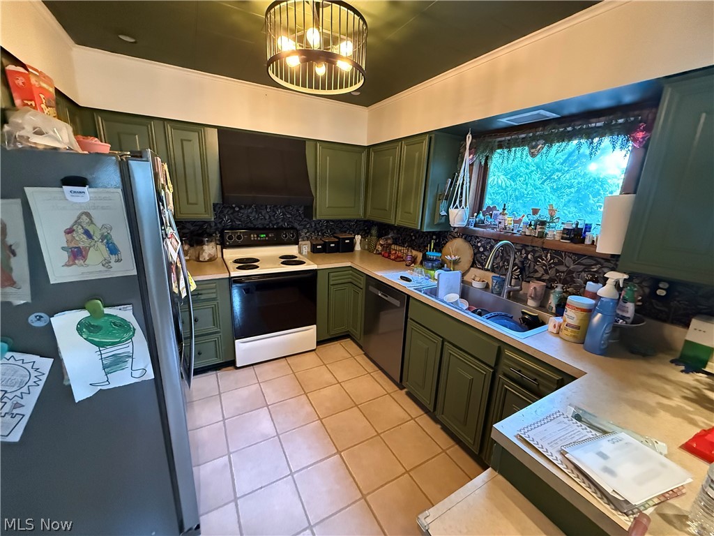 1033 Eastport Avenue Uhrichsville OH 44683