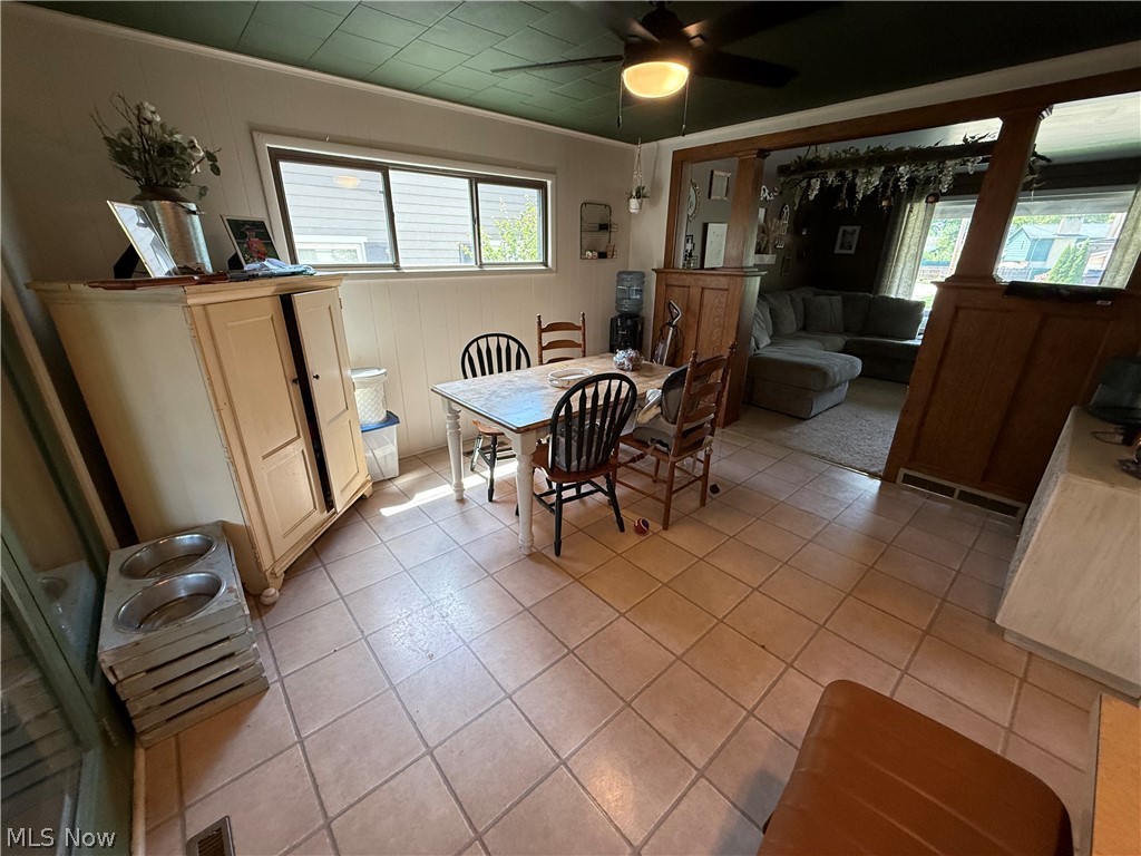 1033 Eastport Avenue Uhrichsville OH 44683