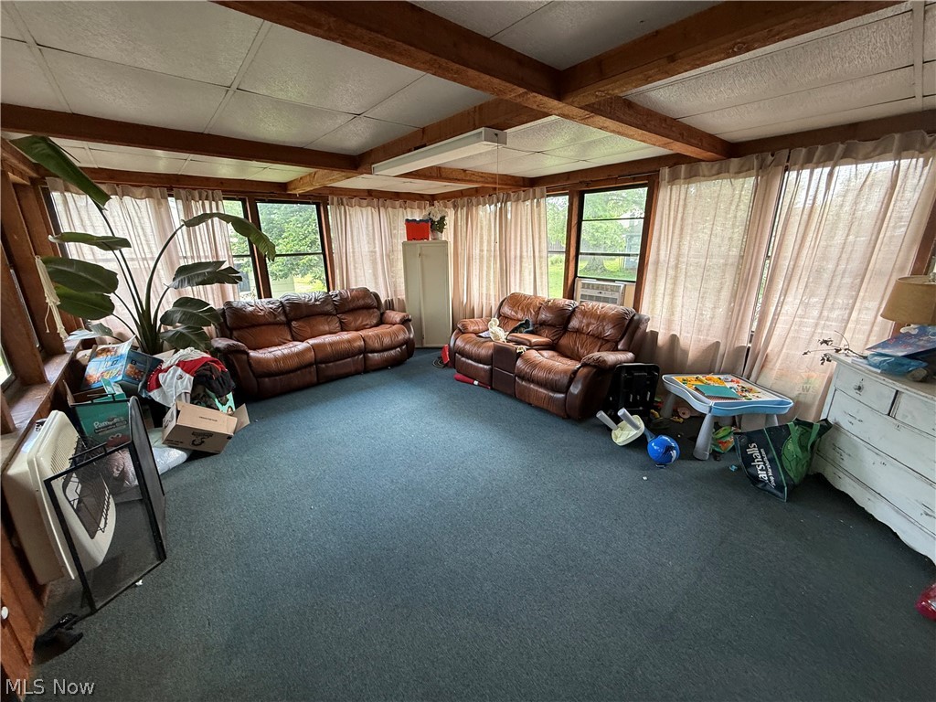 1033 Eastport Avenue Uhrichsville OH 44683
