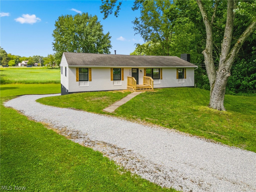 2195 Yorktown Street NW Uniontown OH 44685