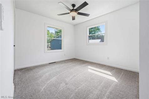 2195 Yorktown Street NW Uniontown OH 44685