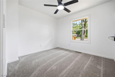 2195 Yorktown Street NW Uniontown OH 44685