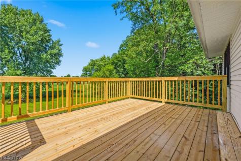 2195 Yorktown Street NW Uniontown OH 44685
