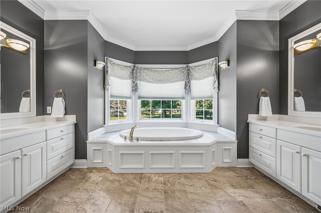427 Diana Court Highland Heights OH 44143
