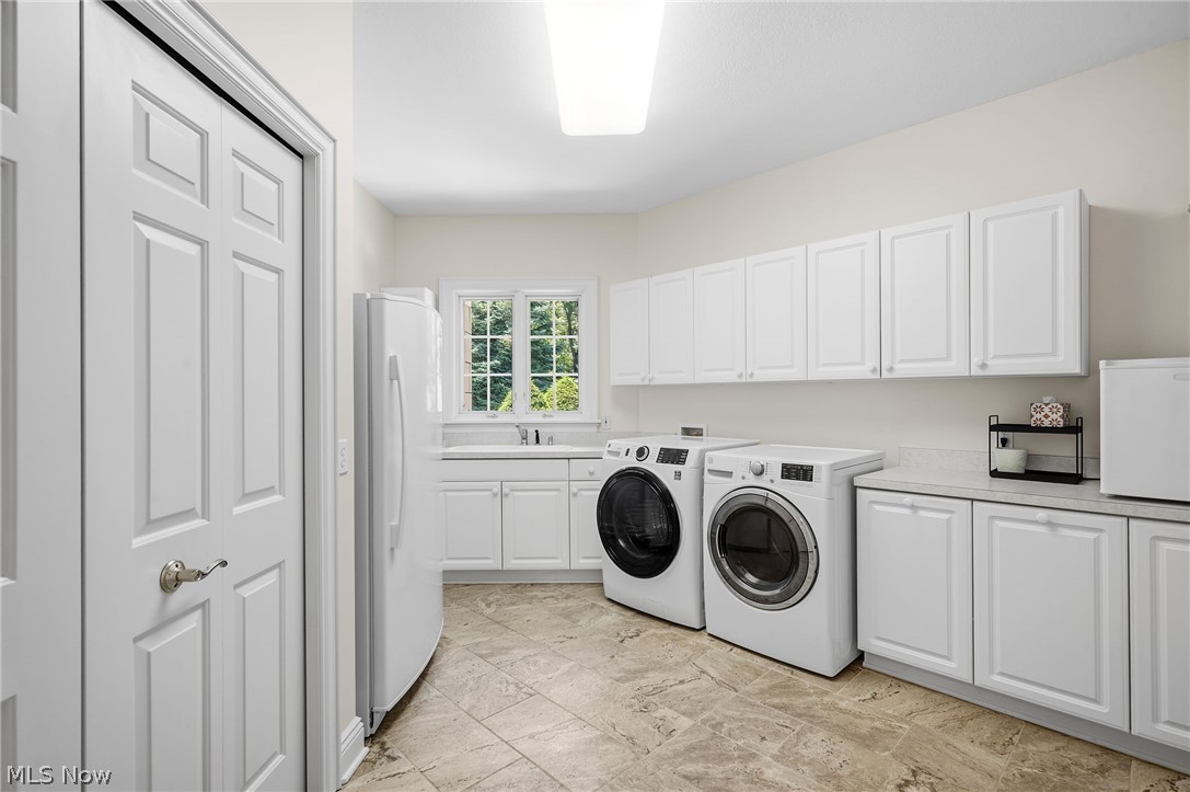 427 Diana Court Highland Heights OH 44143