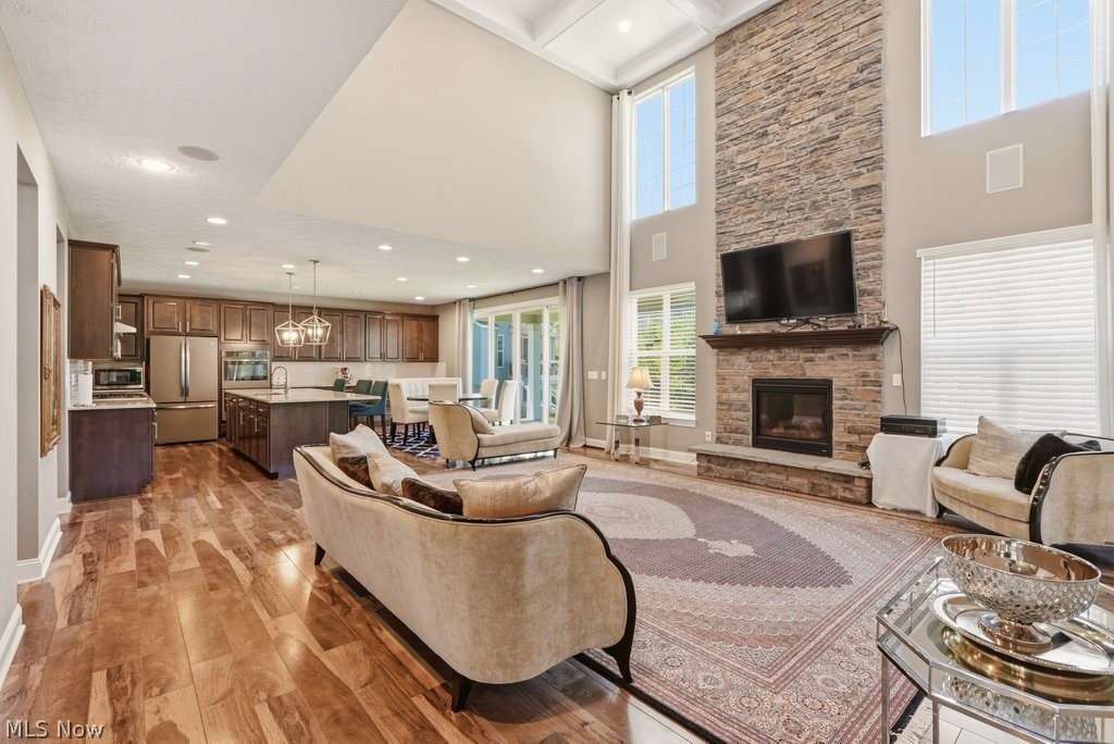 351 Glasgow Drive Highland Heights OH 44143