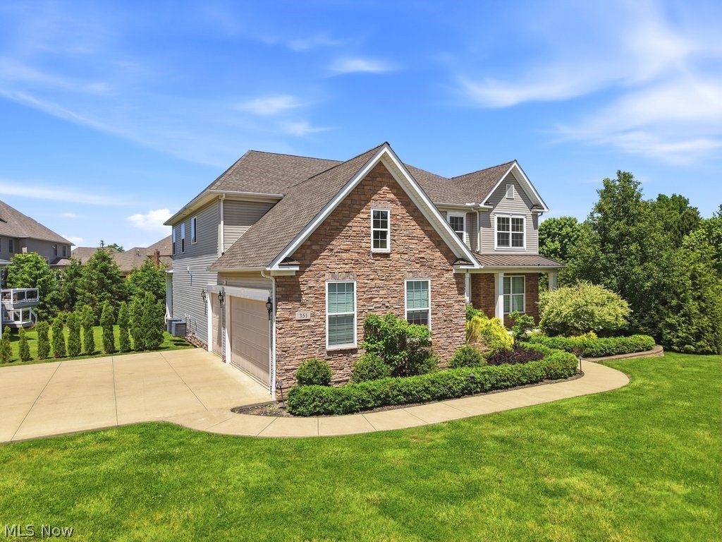 351 Glasgow Drive Highland Heights OH 44143