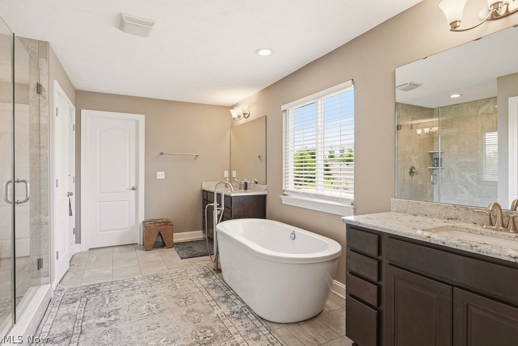 351 Glasgow Drive Highland Heights OH 44143