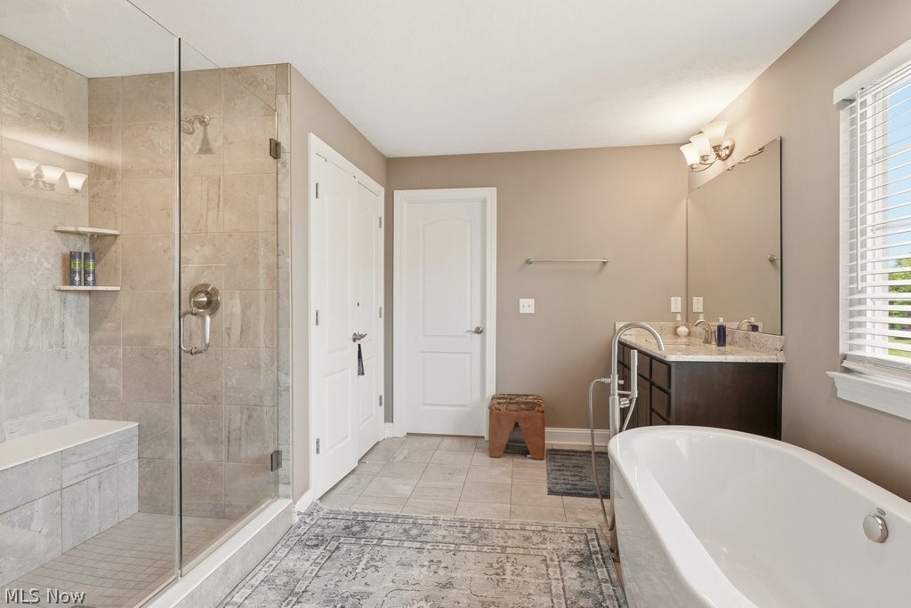 351 Glasgow Drive Highland Heights OH 44143