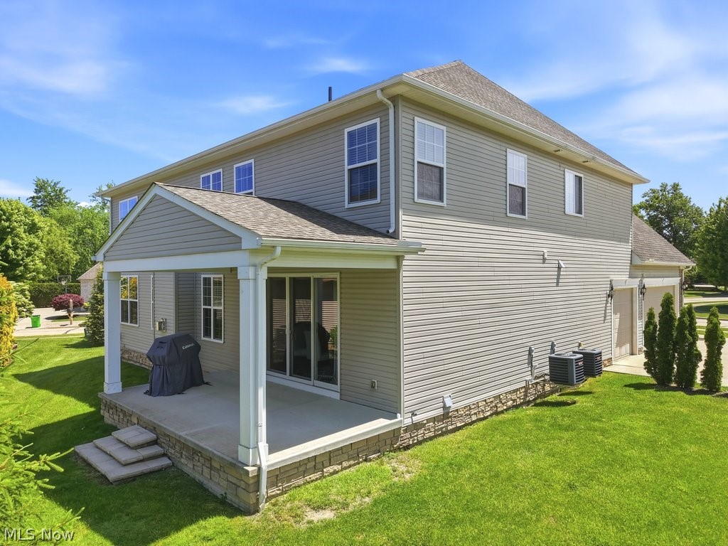 351 Glasgow Drive Highland Heights OH 44143