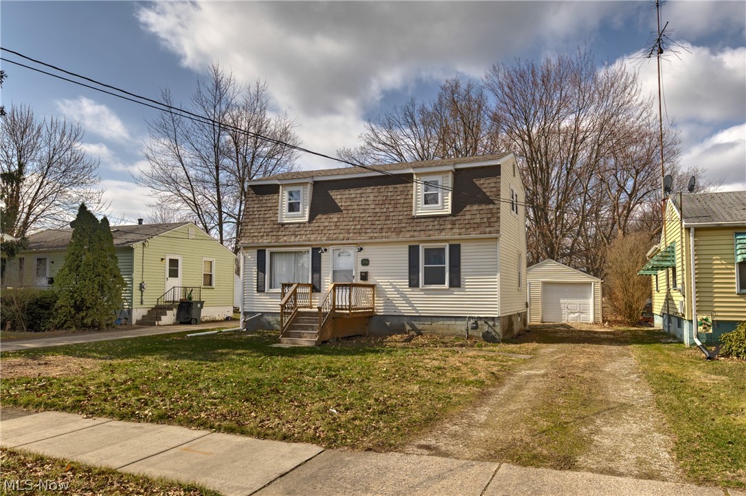 1935 Northfield Avenue NW Warren OH 44485