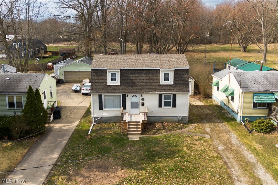 1935 Northfield Avenue NW Warren OH 44485