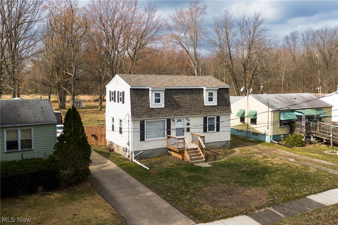 1935 Northfield Avenue NW Warren OH 44485