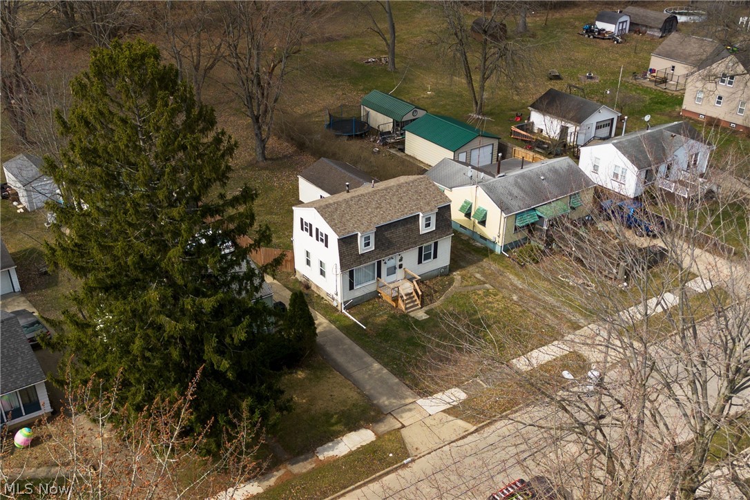 1935 Northfield Avenue NW Warren OH 44485