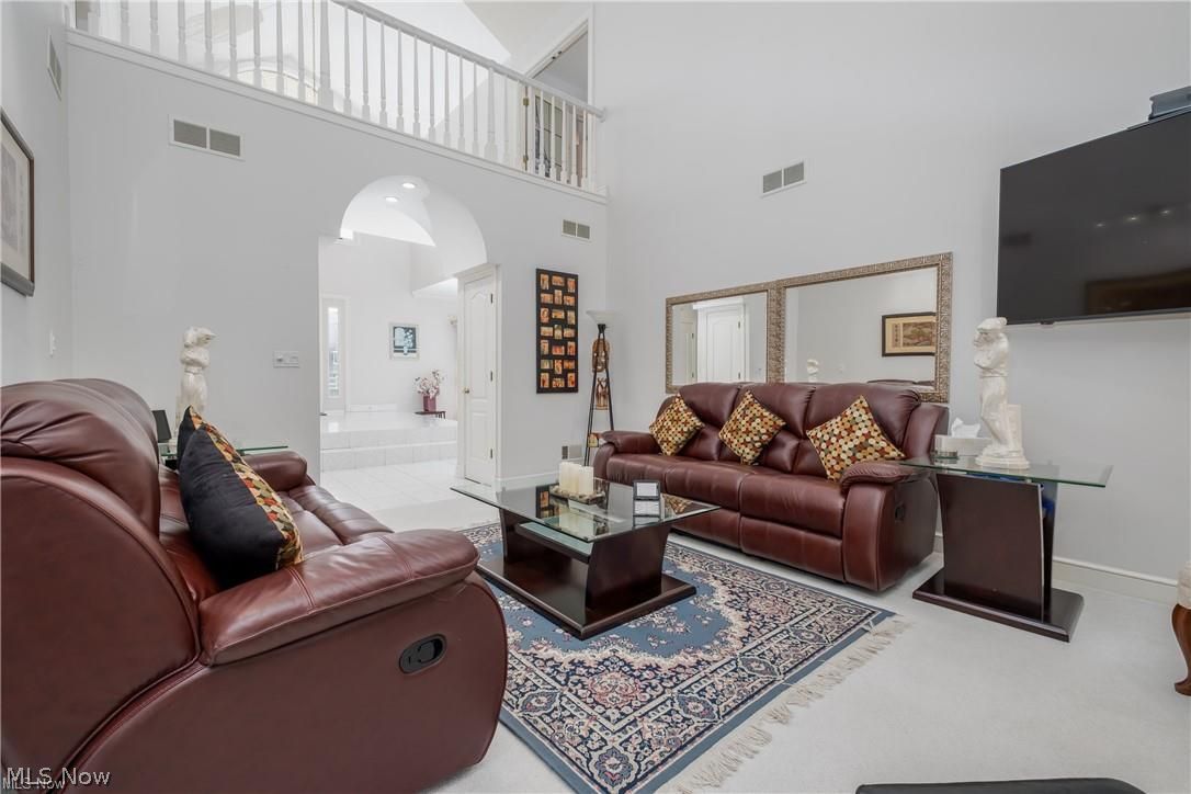 4883 Earlscourt Circle NW Canton OH 44718