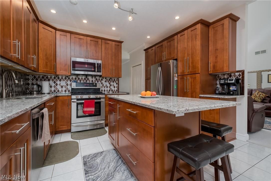 4883 Earlscourt Circle NW Canton OH 44718