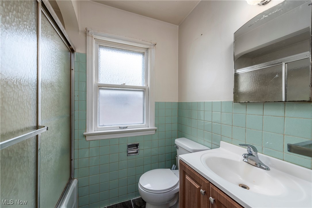 4813 Snow Road Parma OH 44134