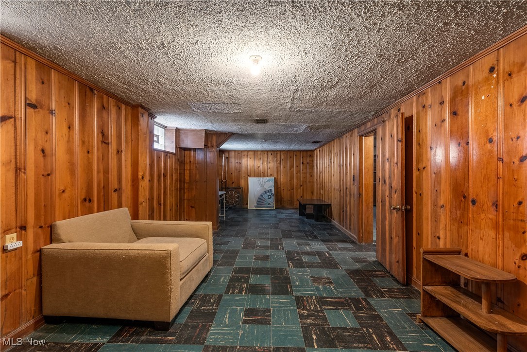 4813 Snow Road Parma OH 44134