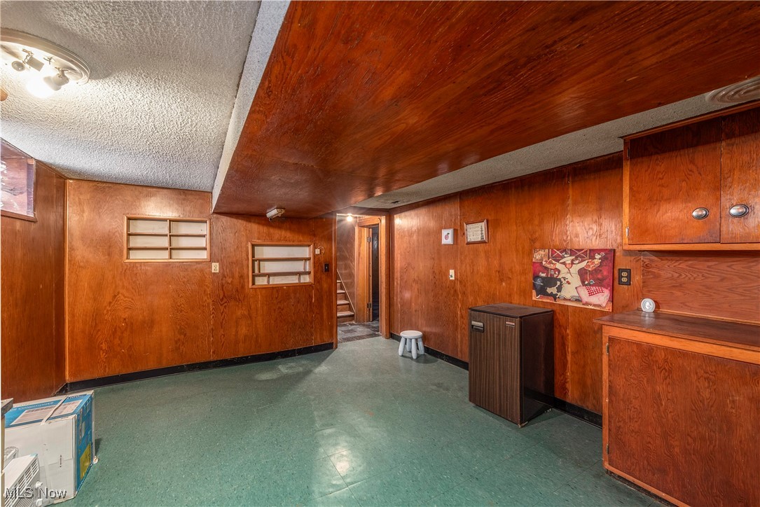 4813 Snow Road Parma OH 44134