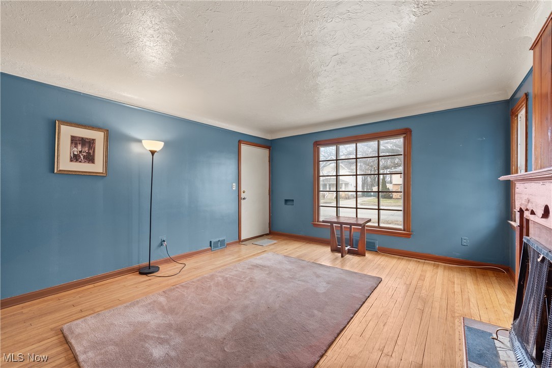 4813 Snow Road Parma OH 44134