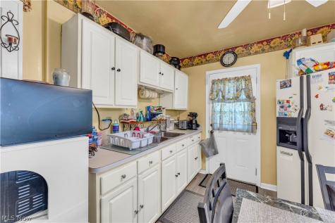 1533 E 195th Street Euclid OH 44117