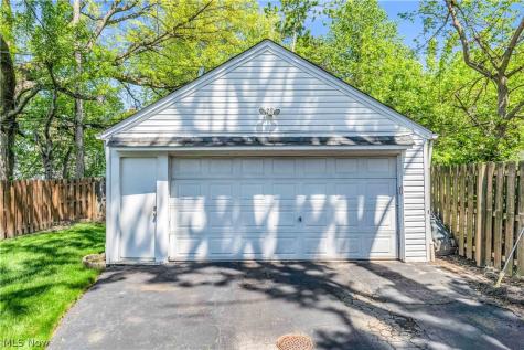 1533 E 195th Street Euclid OH 44117