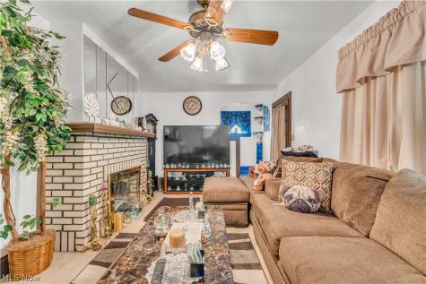 1533 E 195th Street Euclid OH 44117