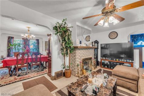 1533 E 195th Street Euclid OH 44117