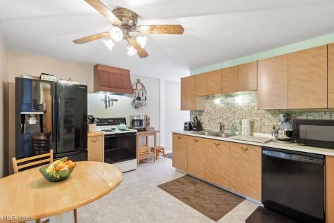 2143 Issaquah Street Cuyahoga Falls OH 44221