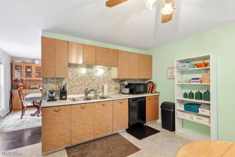2143 Issaquah Street Cuyahoga Falls OH 44221