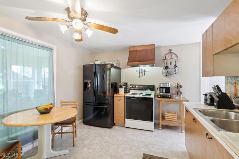 2143 Issaquah Street Cuyahoga Falls OH 44221