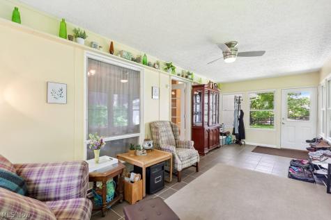 2143 Issaquah Street Cuyahoga Falls OH 44221