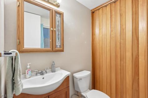 2143 Issaquah Street Cuyahoga Falls OH 44221