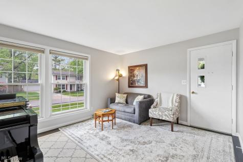 2143 Issaquah Street Cuyahoga Falls OH 44221