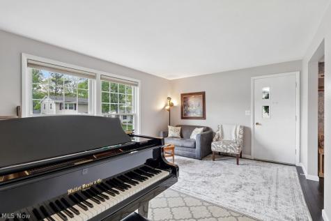 2143 Issaquah Street Cuyahoga Falls OH 44221