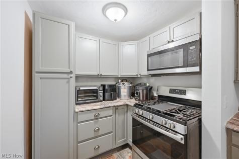 4144 Helena Avenue Youngstown OH 44512