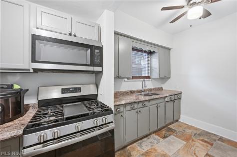 4144 Helena Avenue Youngstown OH 44512