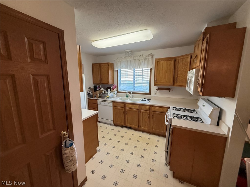 135 Phoenix Drive NW Dover OH 44622