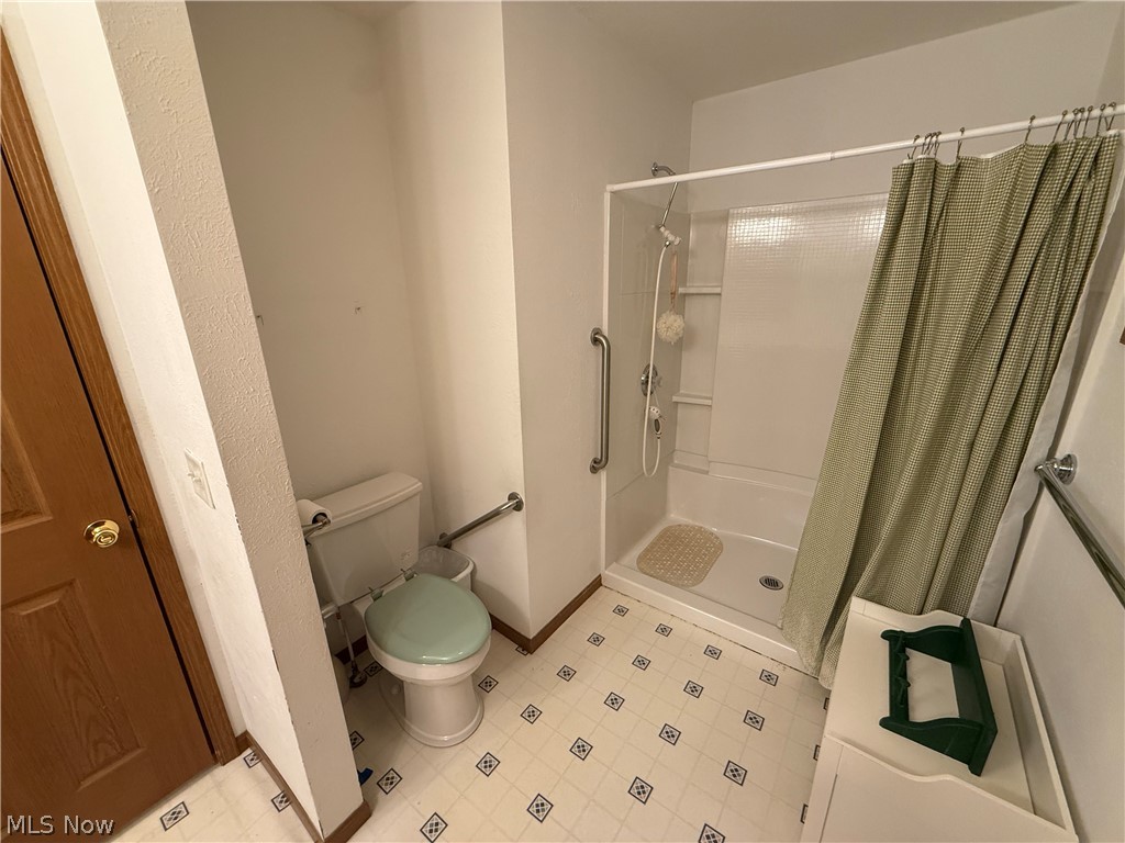 135 Phoenix Drive NW Dover OH 44622
