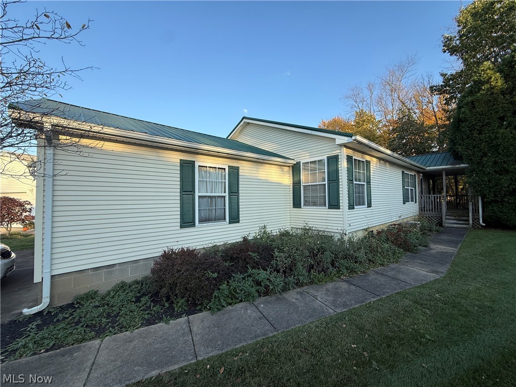 135 Phoenix Drive NW Dover OH 44622