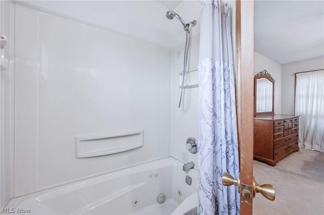 4864 N Park Avenue Warren OH 44483