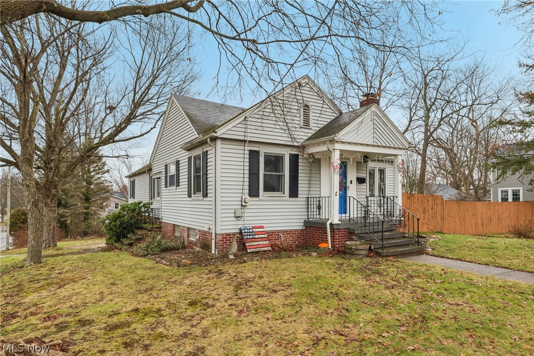 2579 Robindale Avenue Akron OH 44312
