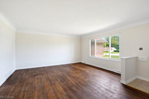 766 Radford Drive Richmond Heights OH 44143