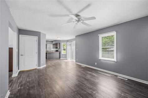 1581 Denise Drive Copley OH 44321