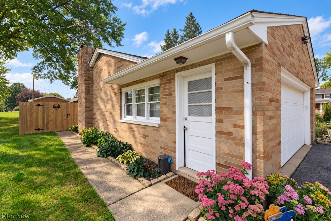 5560 Briarwood Avenue NW North Canton OH 44720