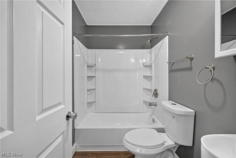 1022 Packard Drive Akron OH 44320