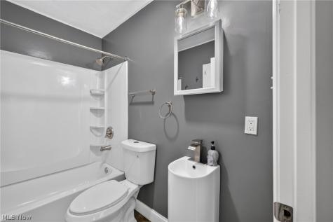 1022 Packard Drive Akron OH 44320