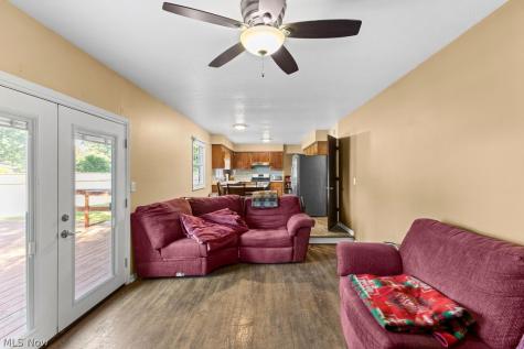 586 Brookpark Drive Cuyahoga Falls OH 44223